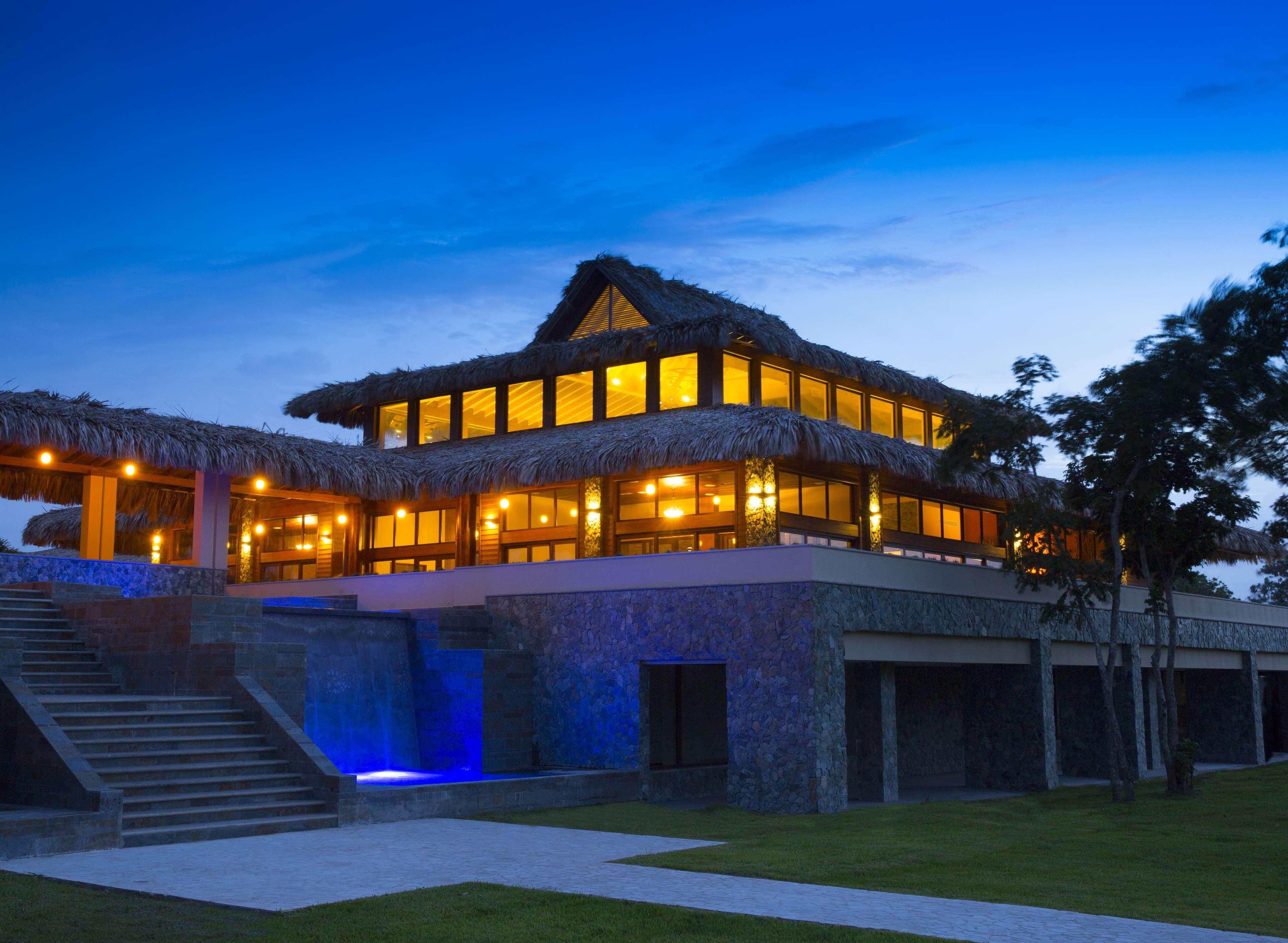 Indura Beach & Golf Resort Curio Collection By Hilton Tela Eksteriør billede