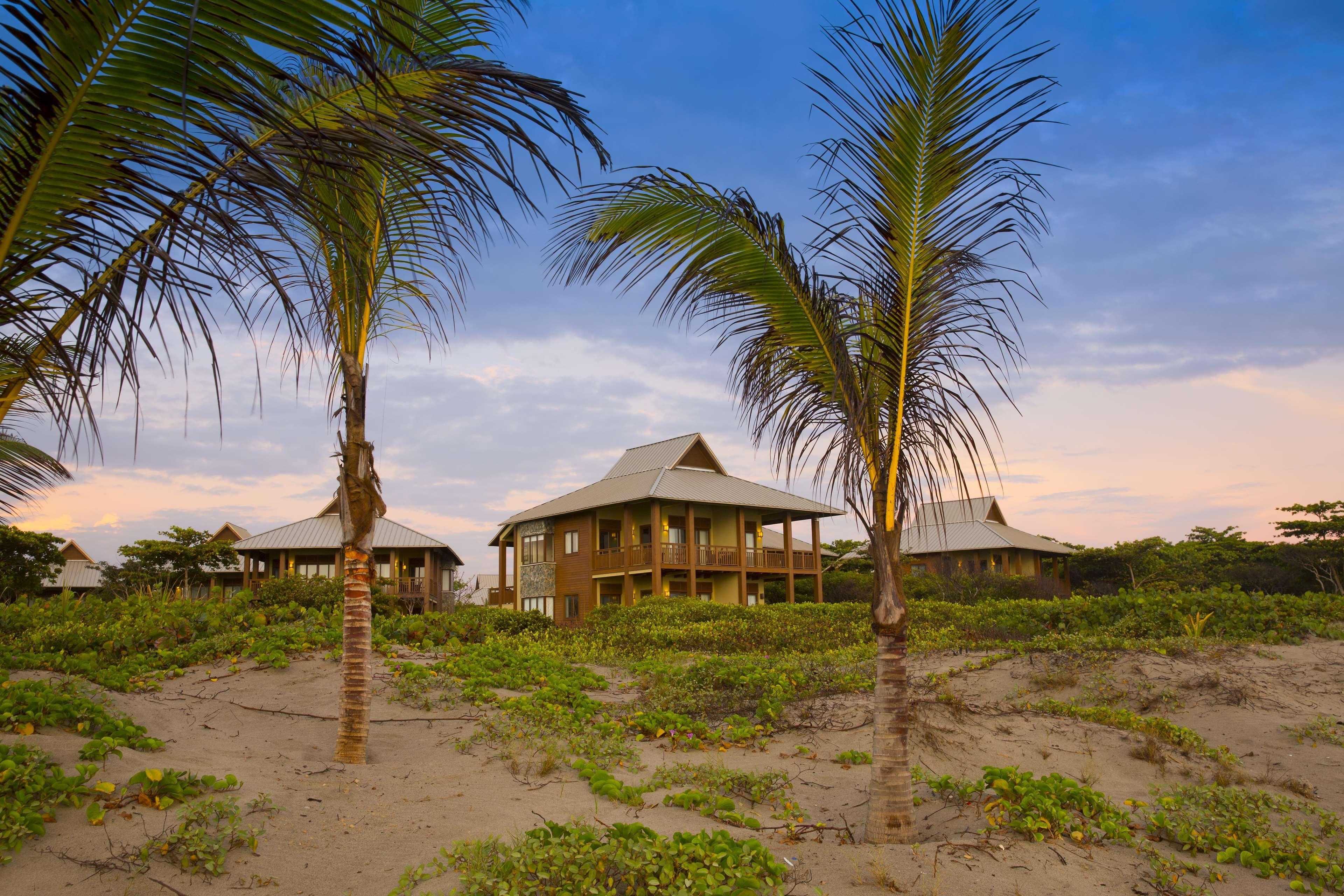 Indura Beach & Golf Resort Curio Collection By Hilton Tela Eksteriør billede
