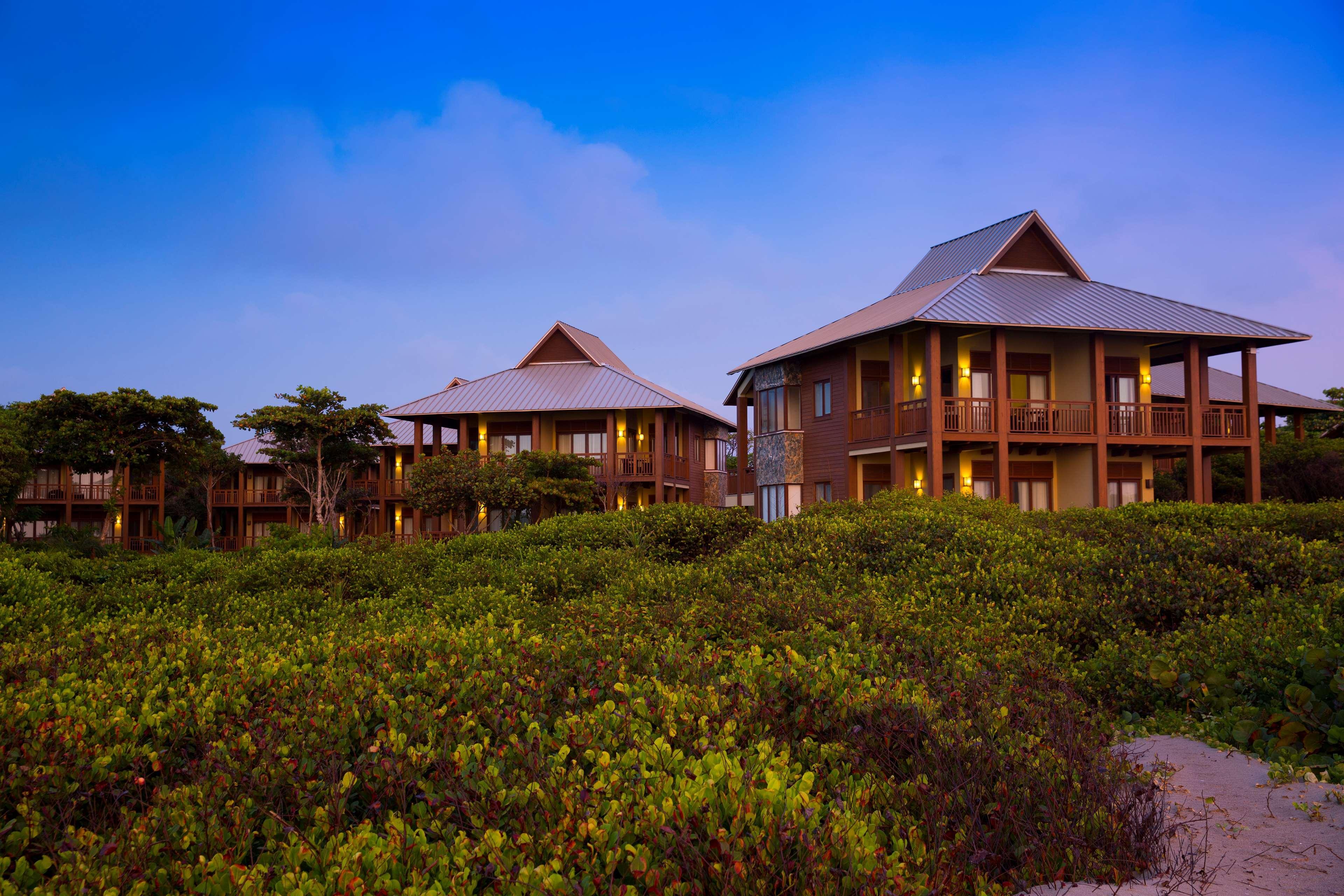 Indura Beach & Golf Resort Curio Collection By Hilton Tela Eksteriør billede